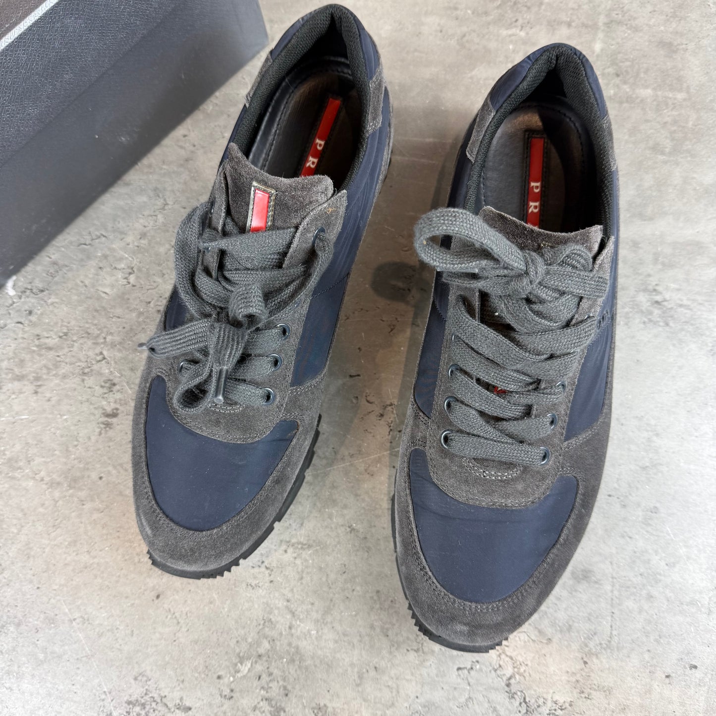 Navy/Grey Suede Trainer