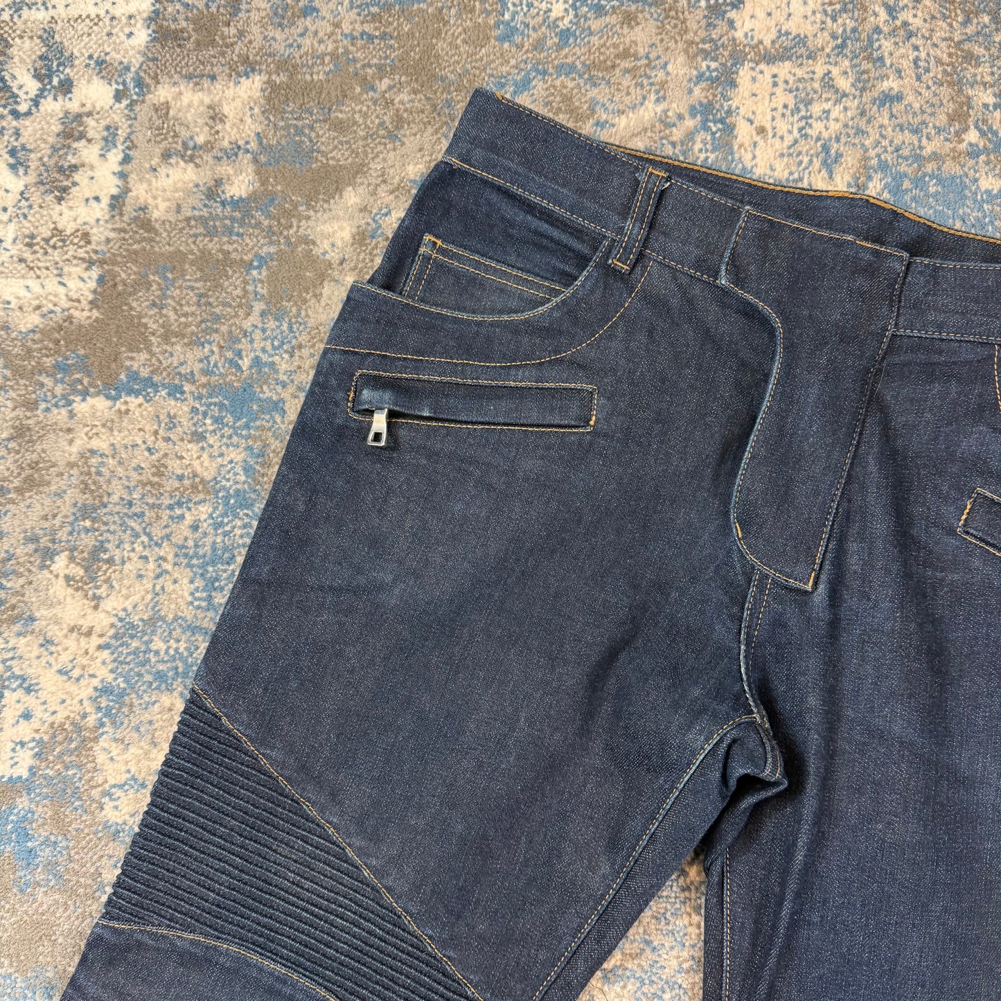 B Logo Jeans