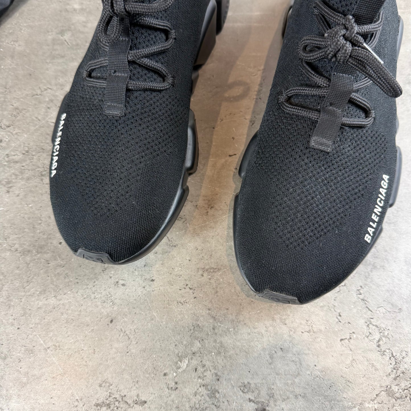 Black Speed Lace Runner
