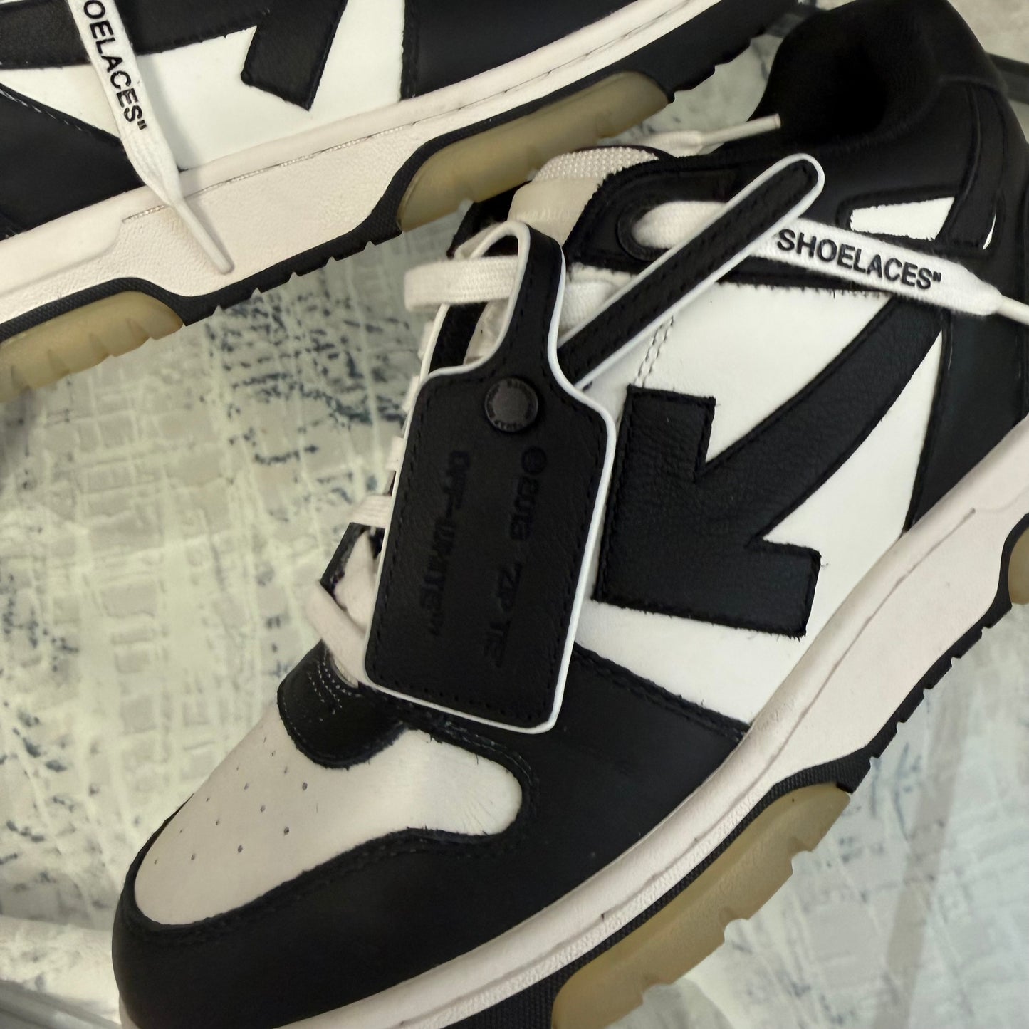 OW Black/White Sneaker