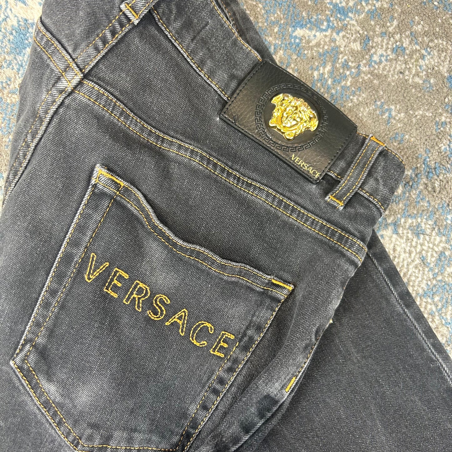 V Jeans