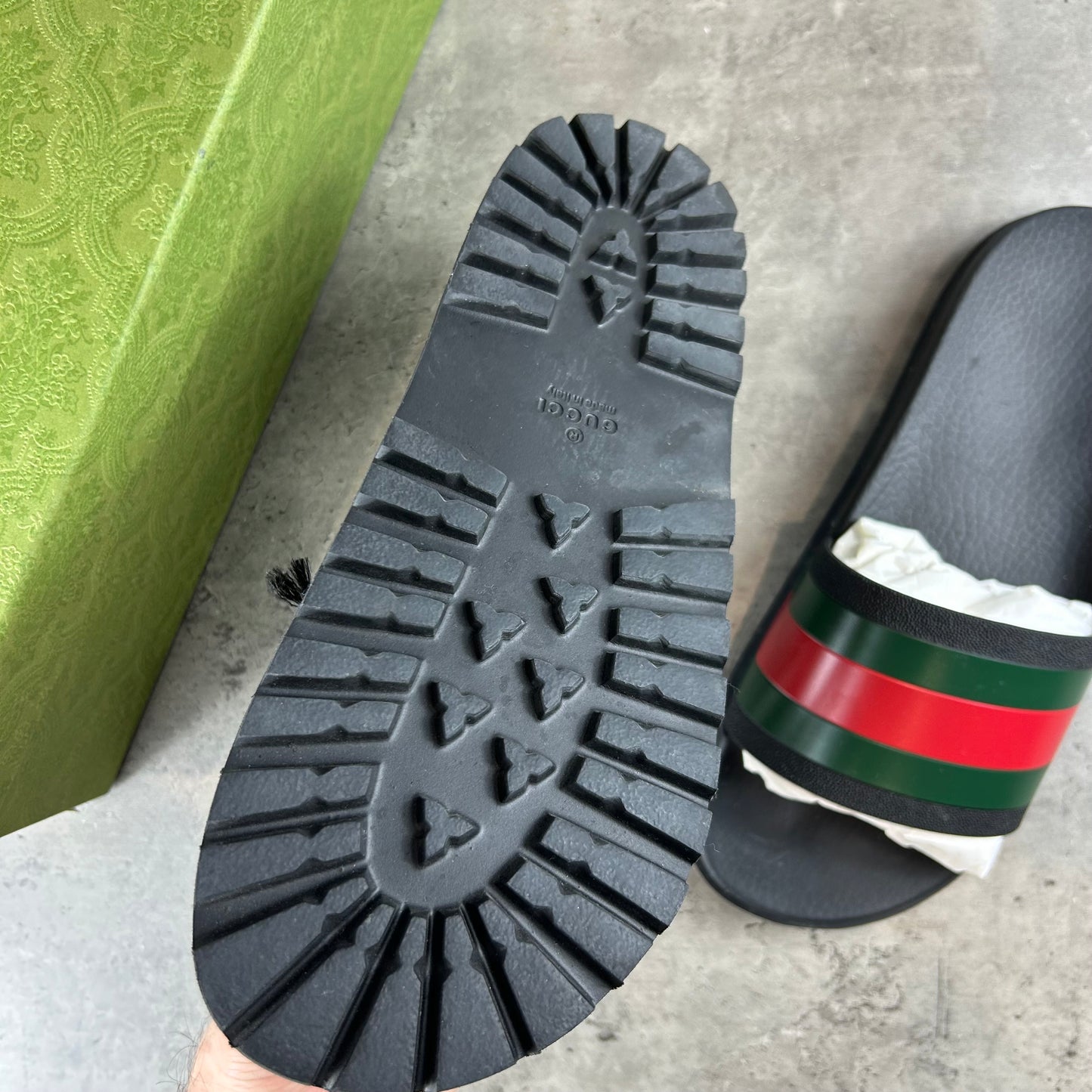 GG Black Slides