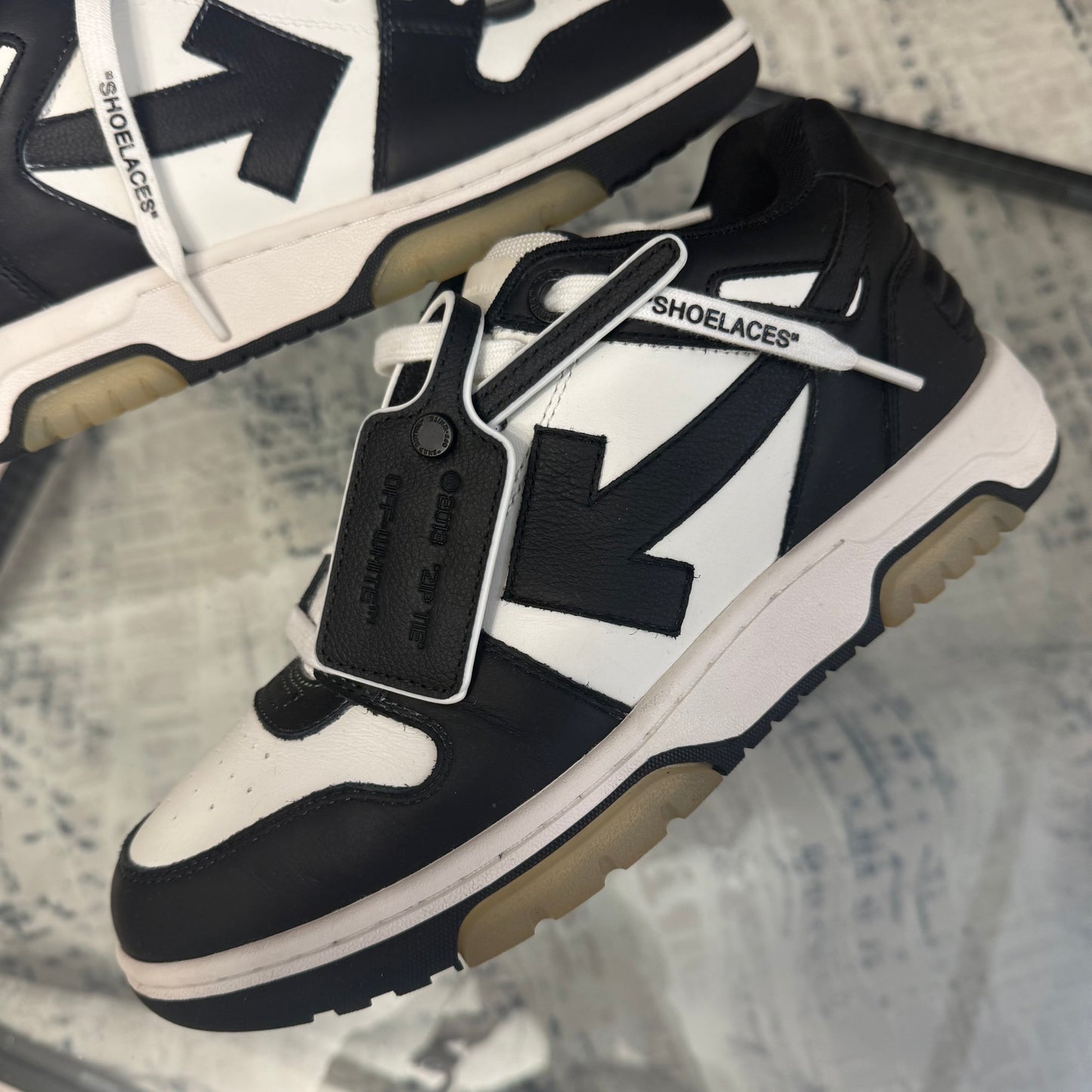 OW Black/White Sneaker