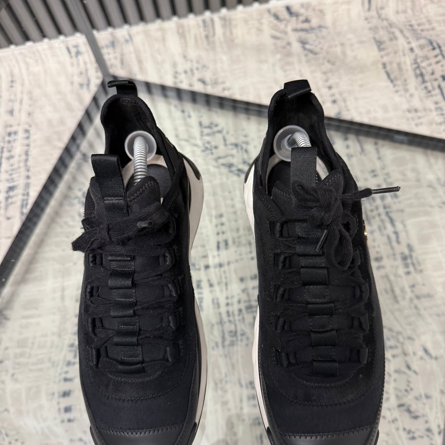 CC Black Runner