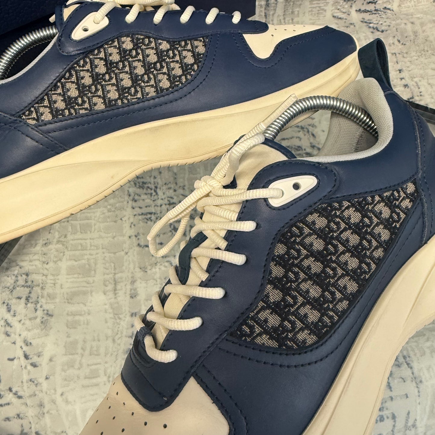 Navy/White B25