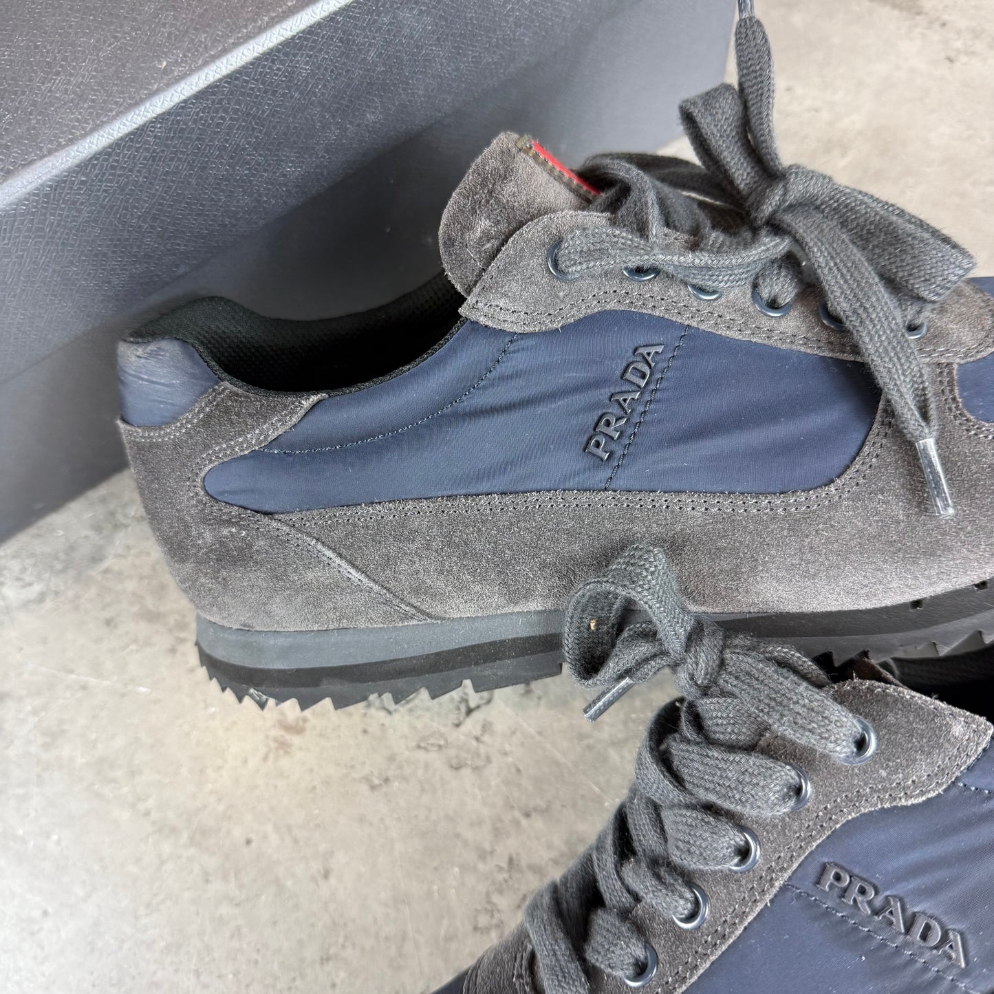 Navy/Grey Suede Trainer