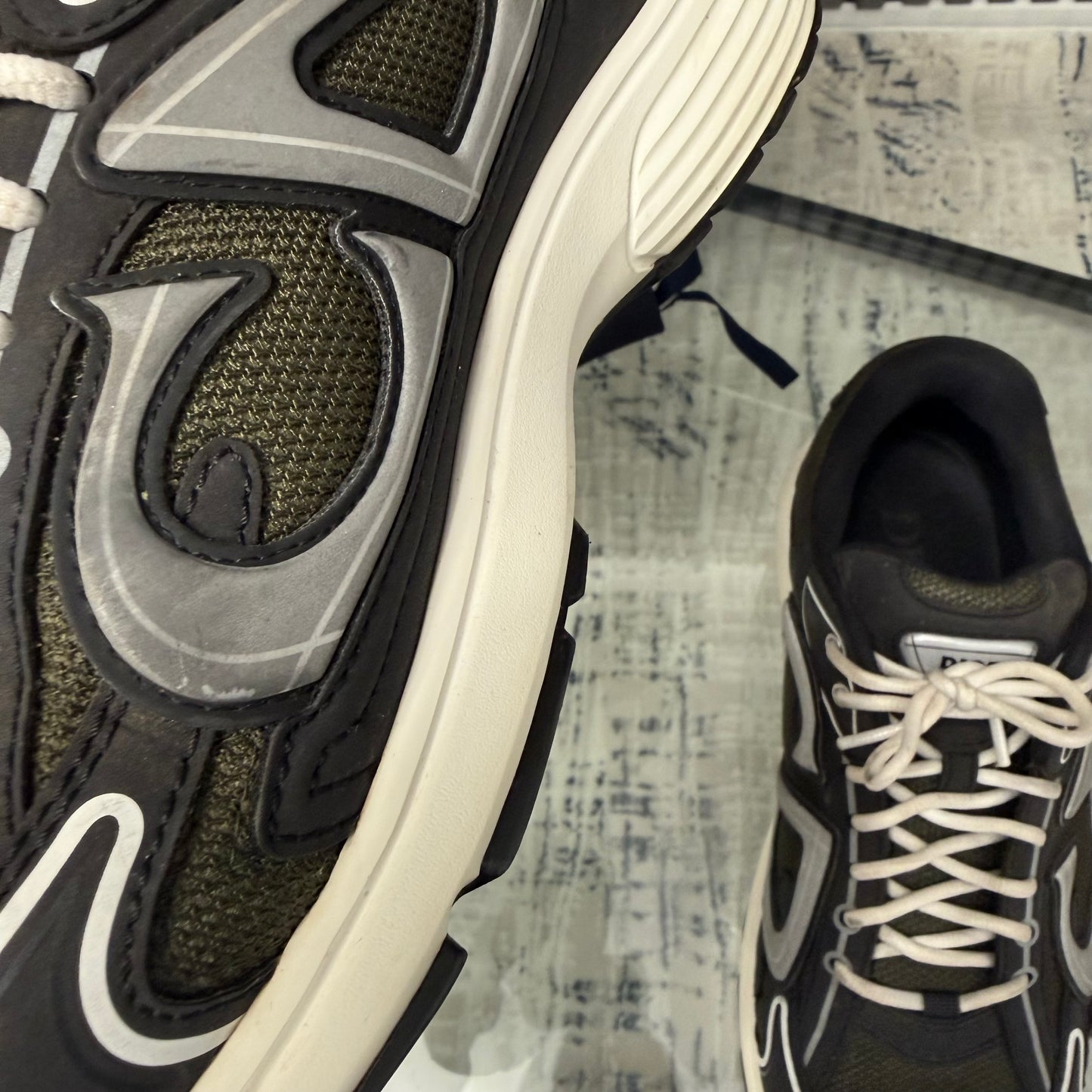 Olive/Dark Grey B30