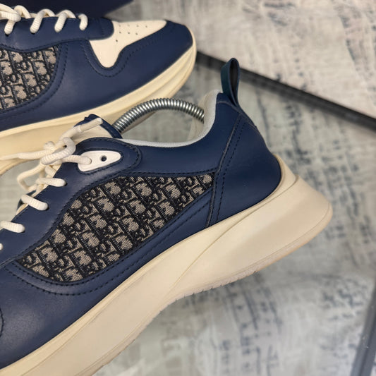Navy/White B25