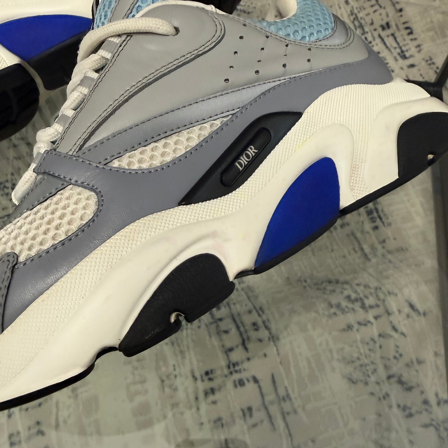 Baby Blue B22 Eu 39