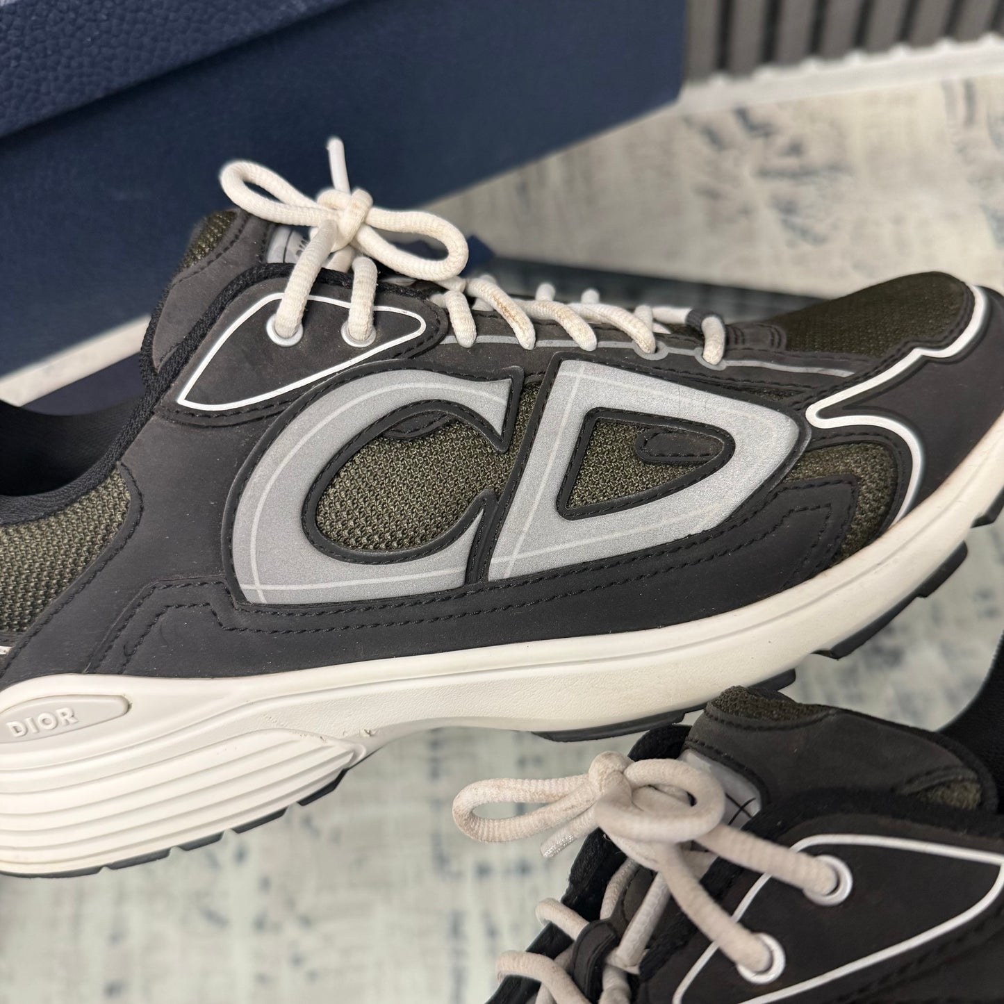 Olive/Dark Grey B30