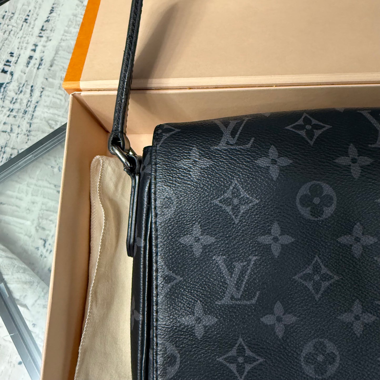 Monogram Eclipse District Messenger