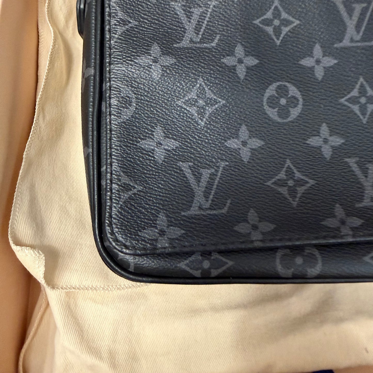 Monogram Eclipse District Messenger