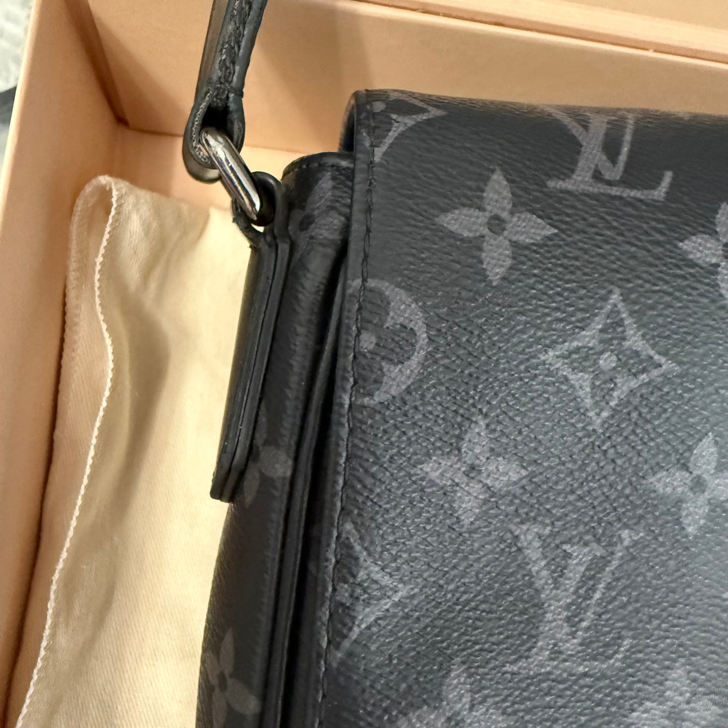 Monogram Eclipse District Messenger