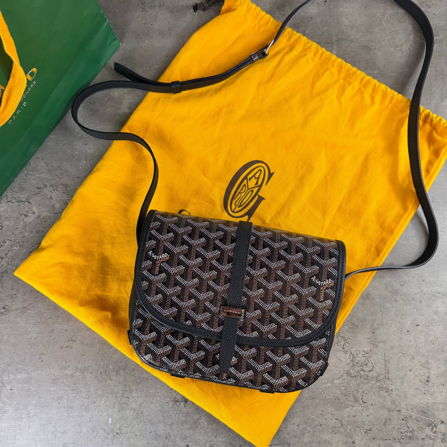 Black PM Belvedere Messenger