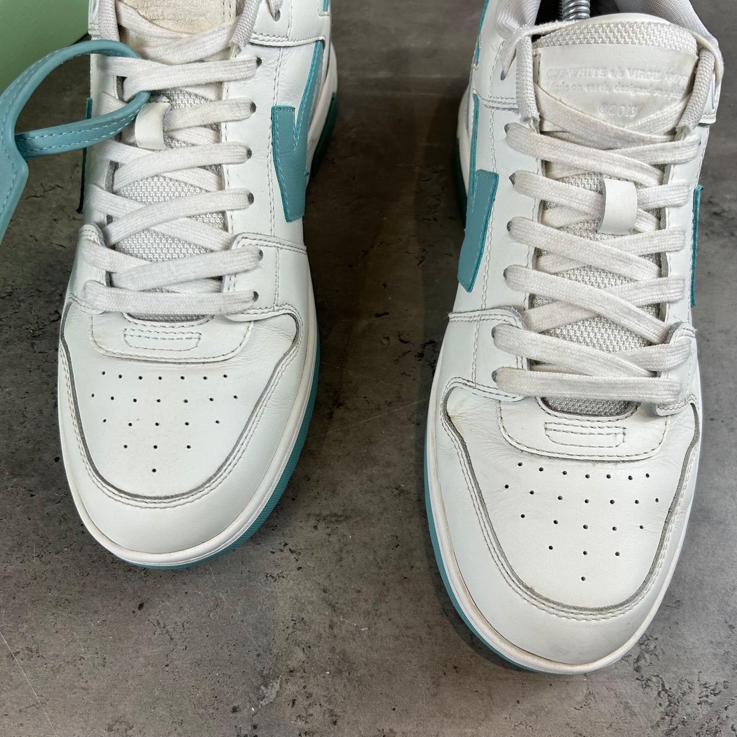 OW White/Blue Sneaker