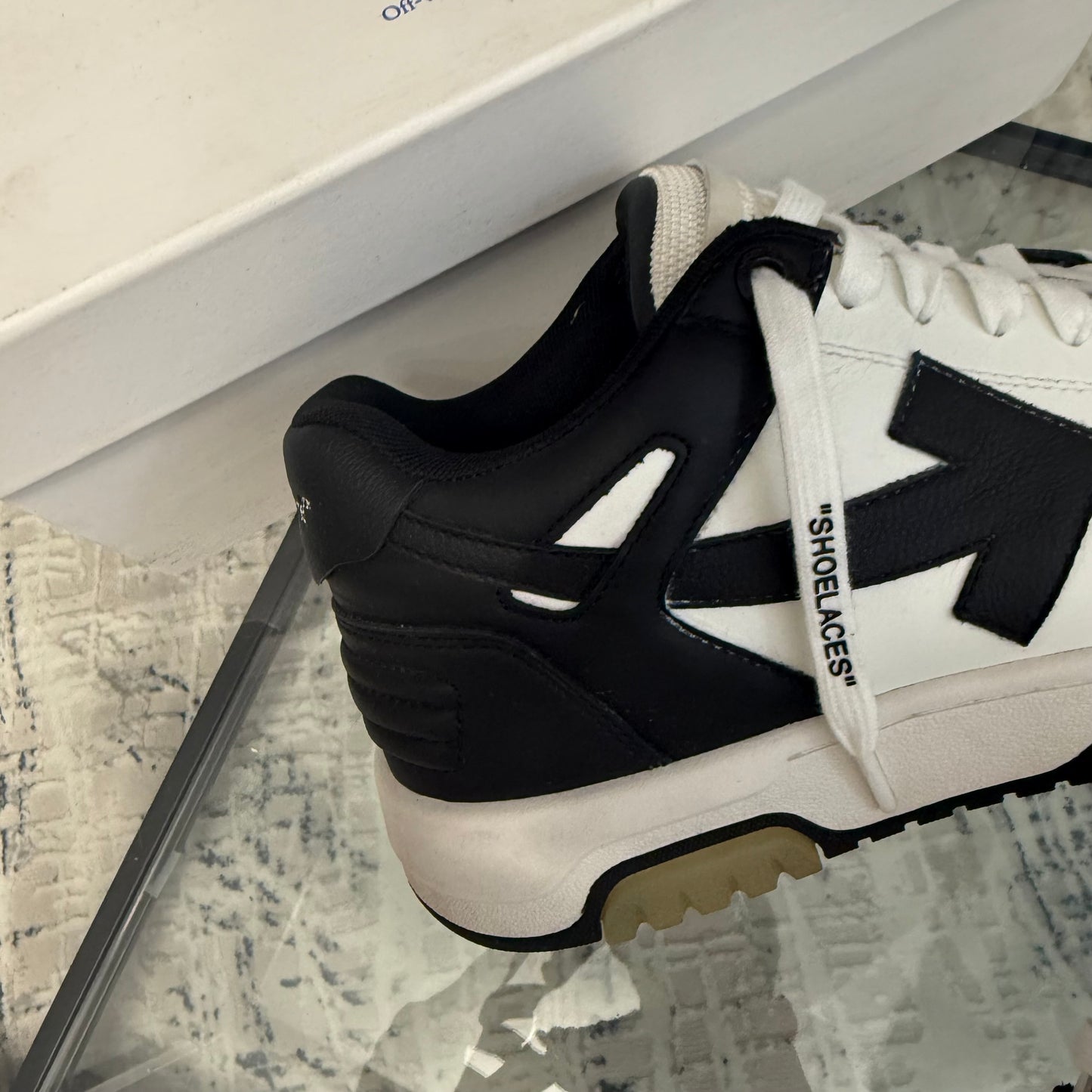 OW Black/White Sneaker