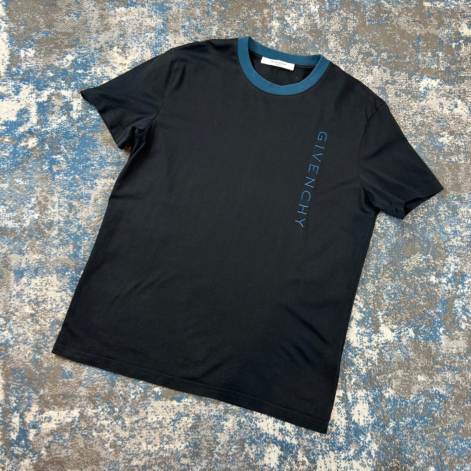 Givenchy gv 2024 t shirt