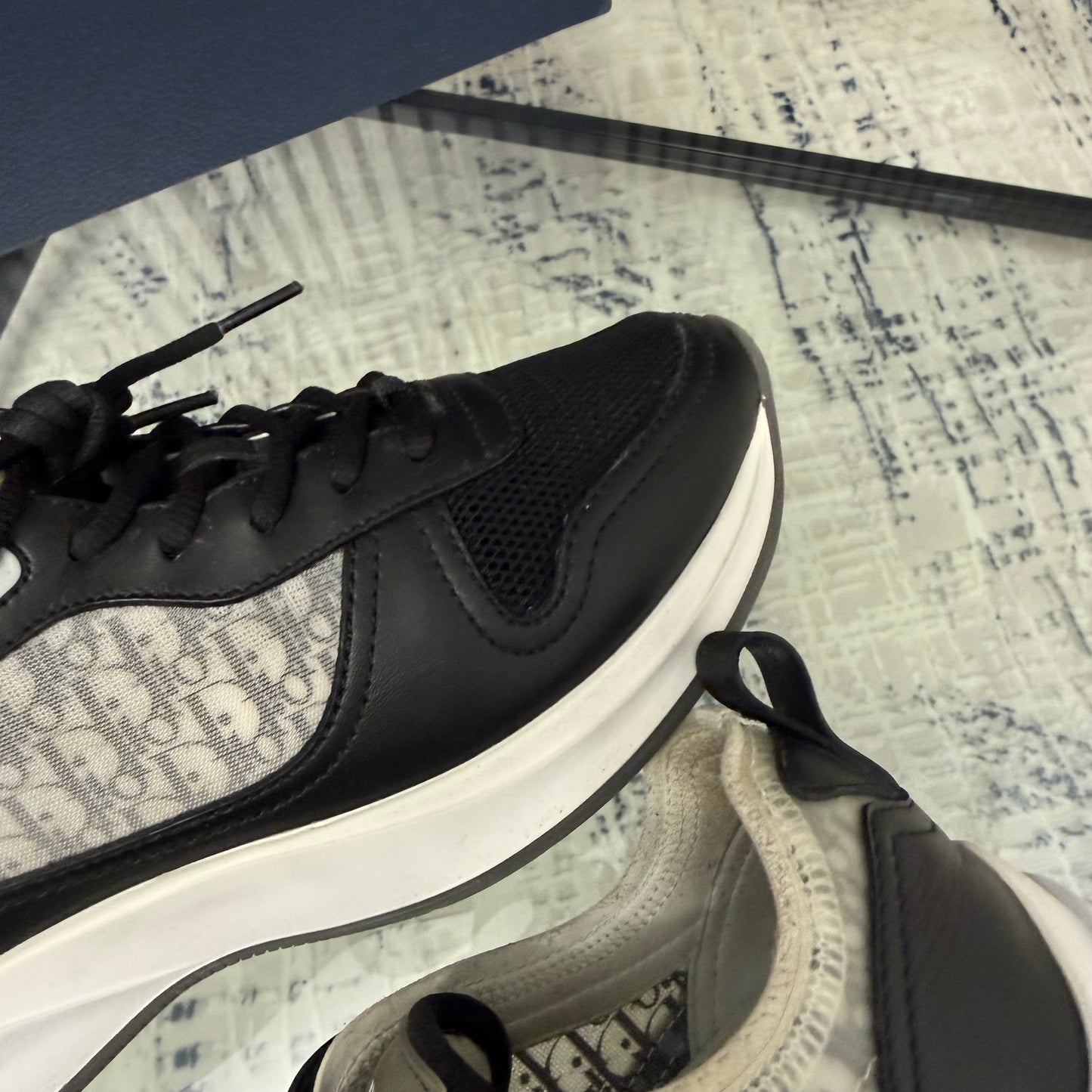 Black/Grey B25