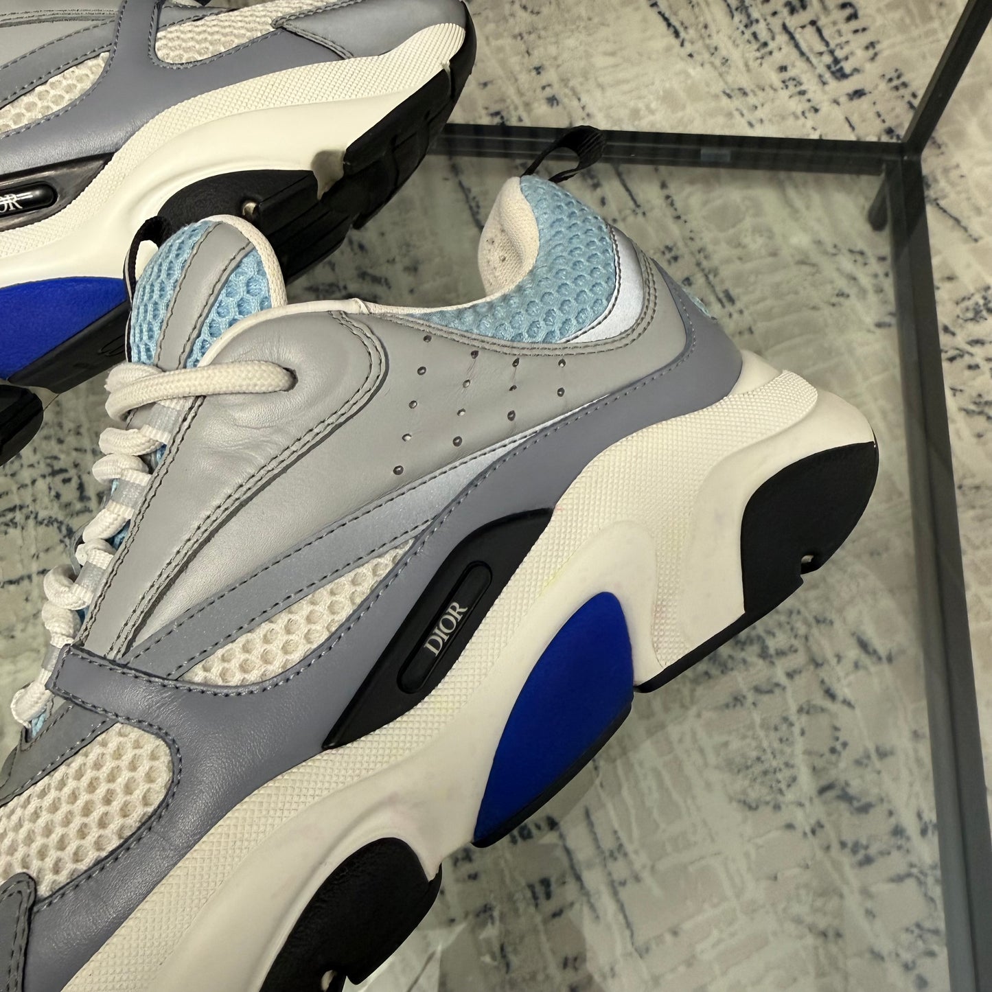 Baby Blue B22 Eu 39