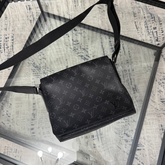 Monogram District Messenger