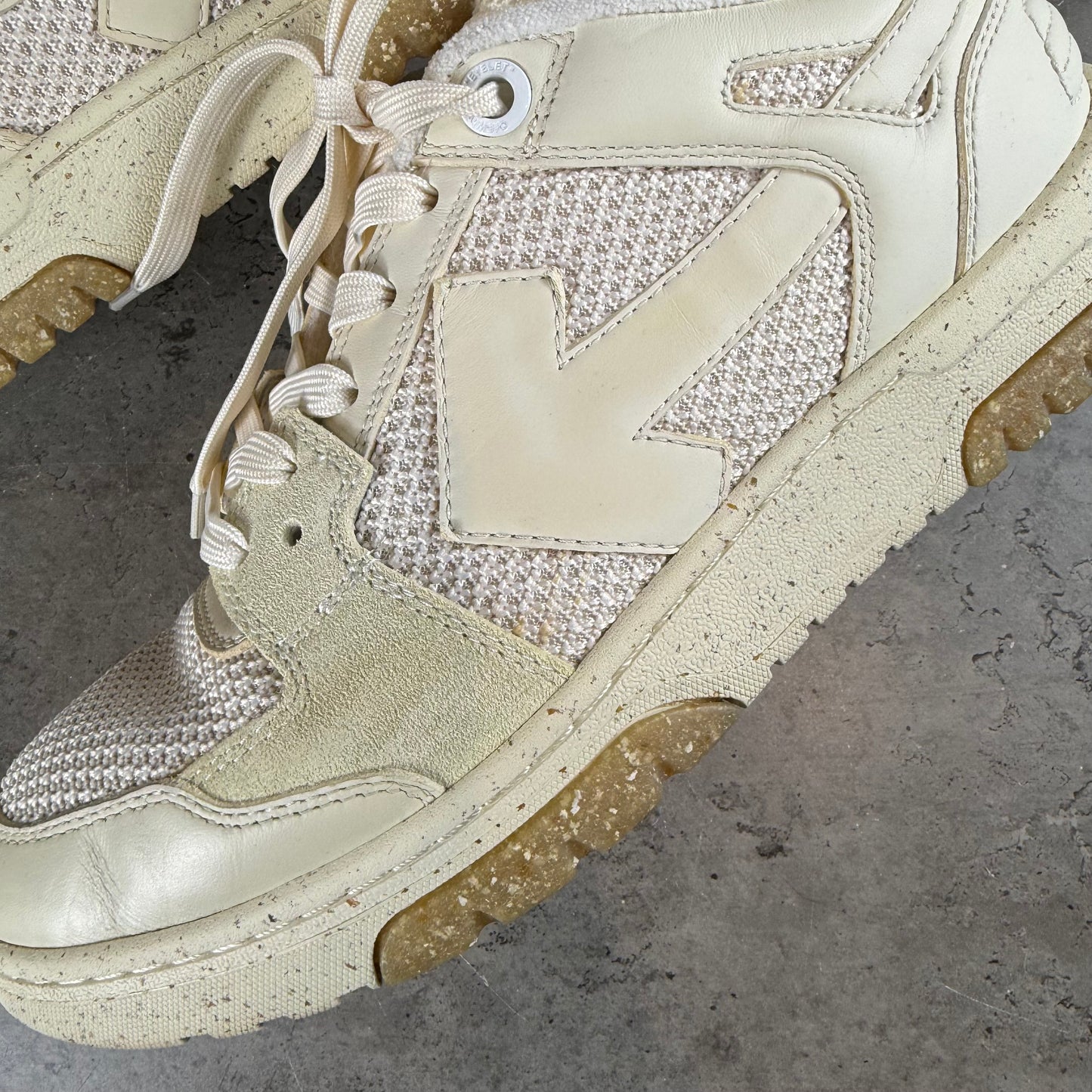 Beige OW Sneaker