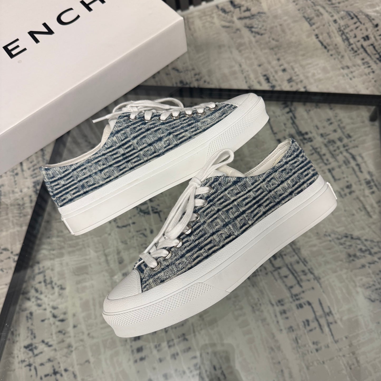 GV Women’s Sneaker