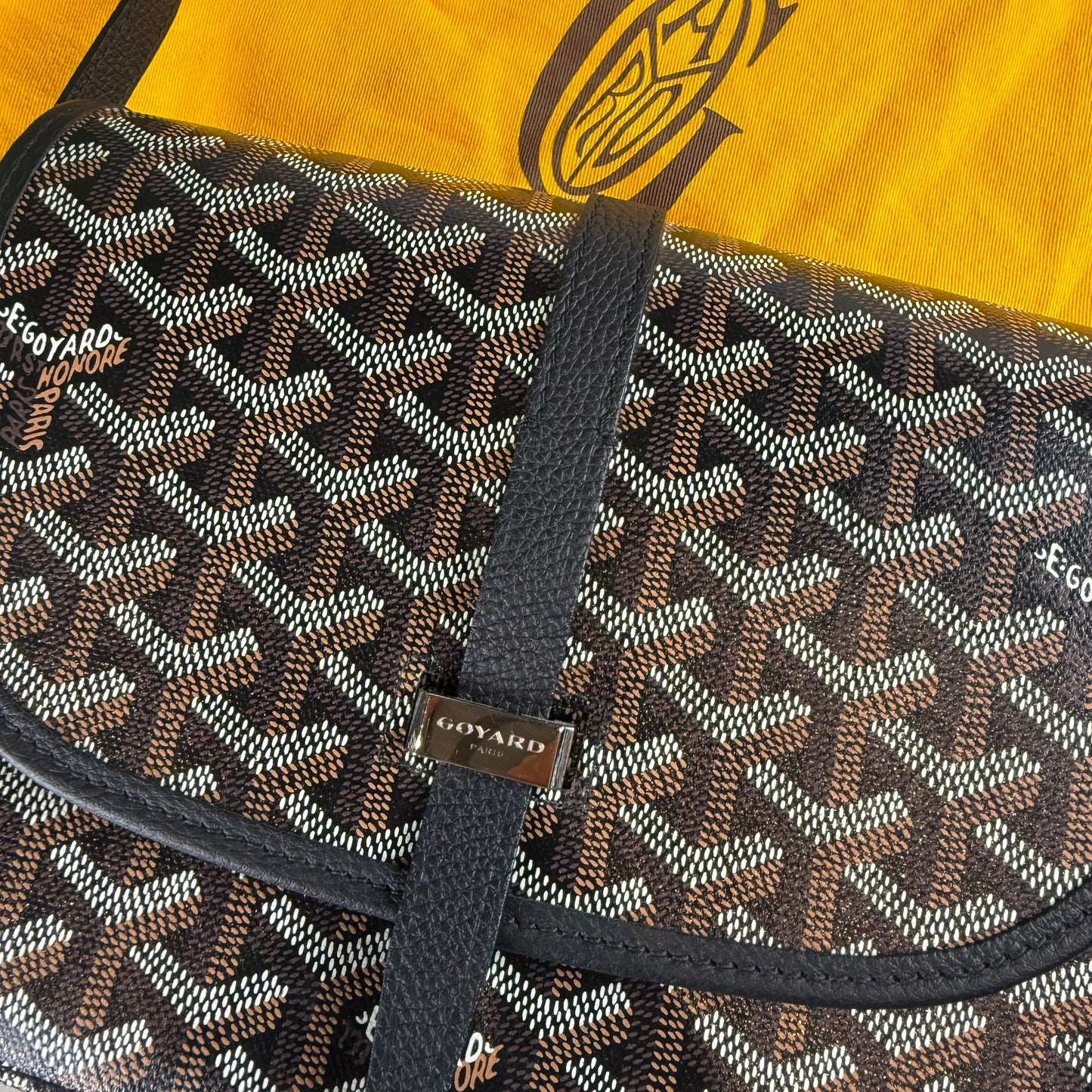 Black PM Belvedere Messenger