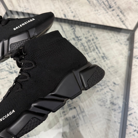 Black Speed Lace Runner