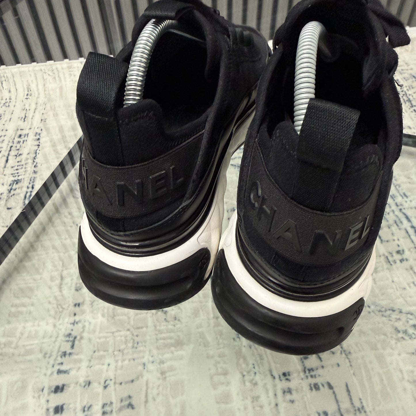 CC Black Runner