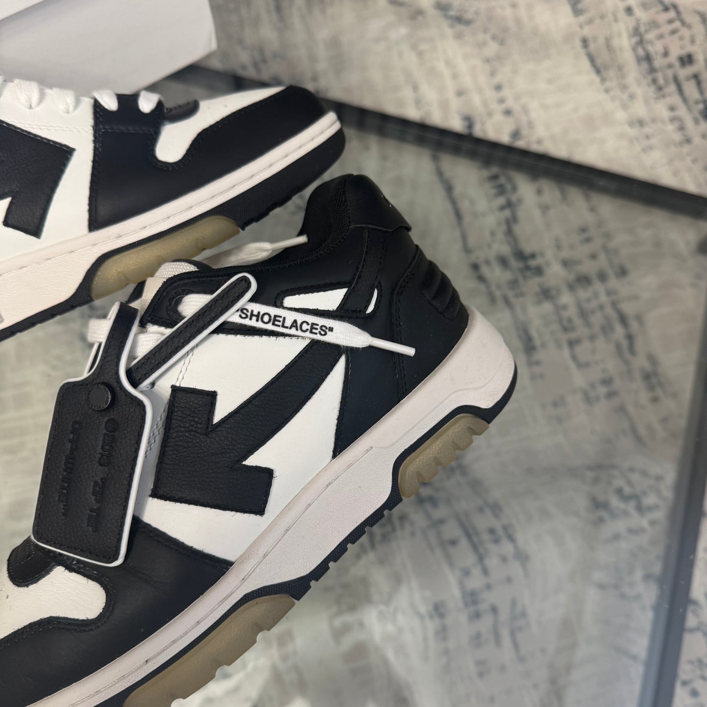 OW Black/White Sneaker