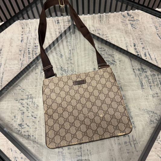 GG Brown Messenger