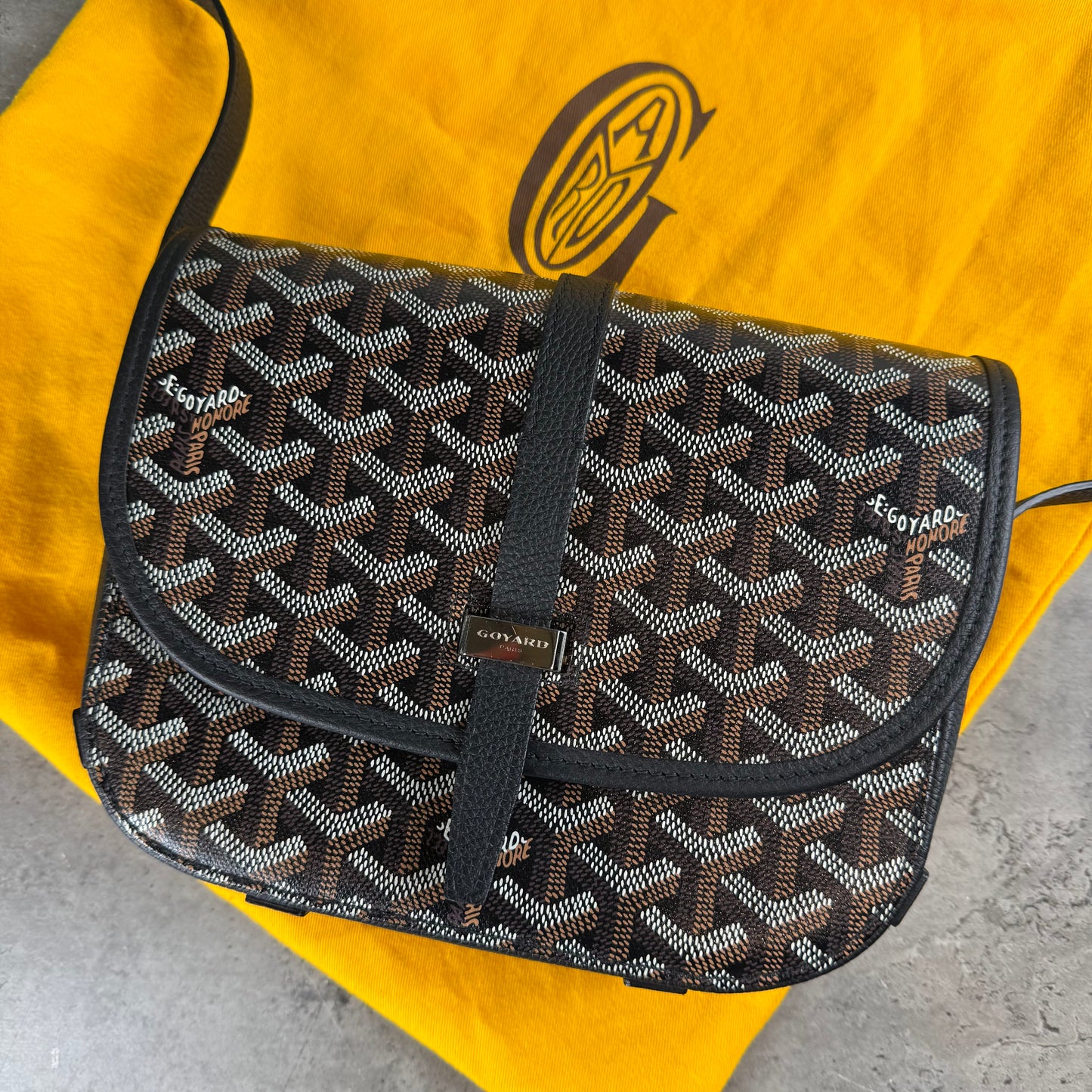 Black PM Belvedere Messenger