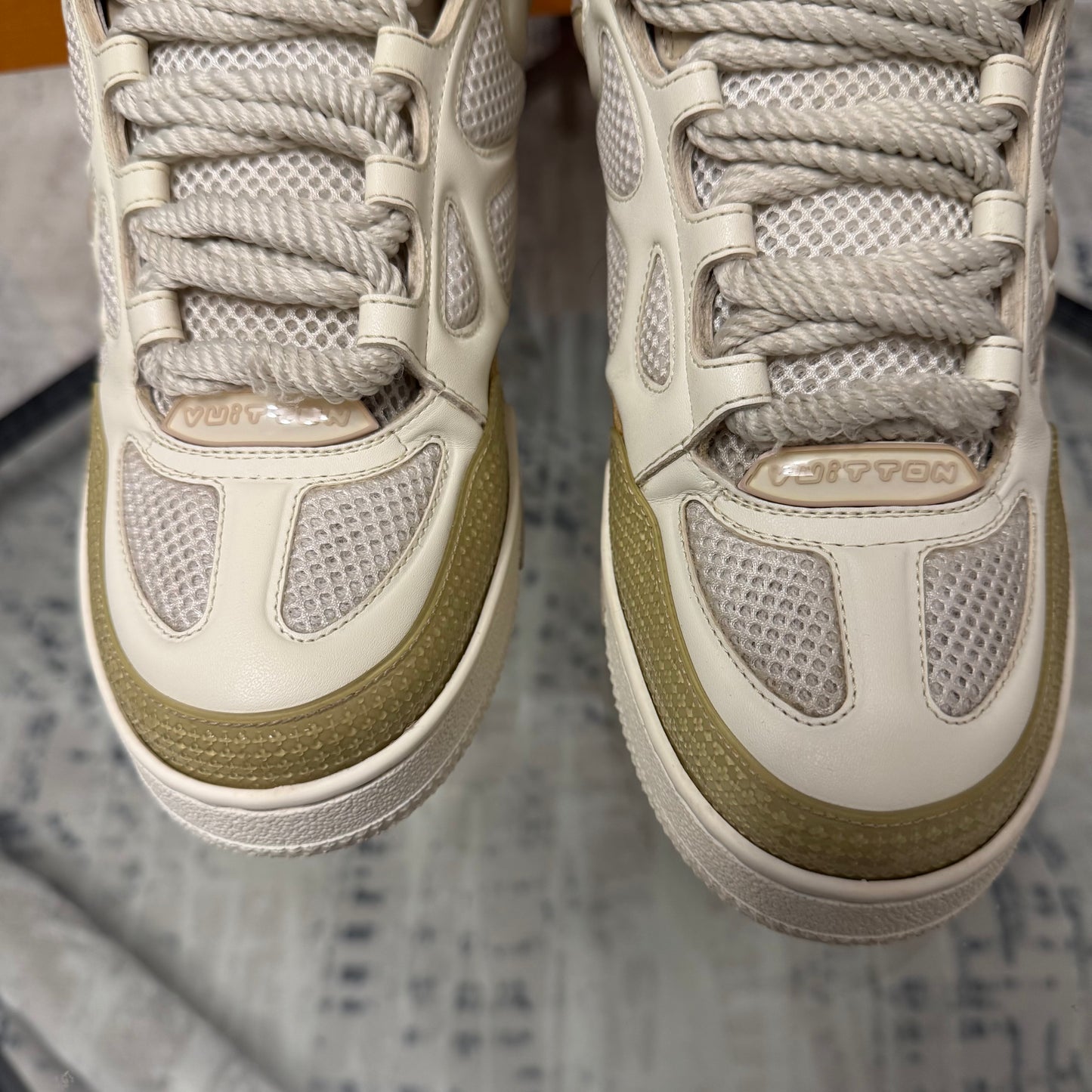 Beige Skate