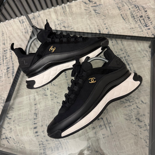 CC Black Runner