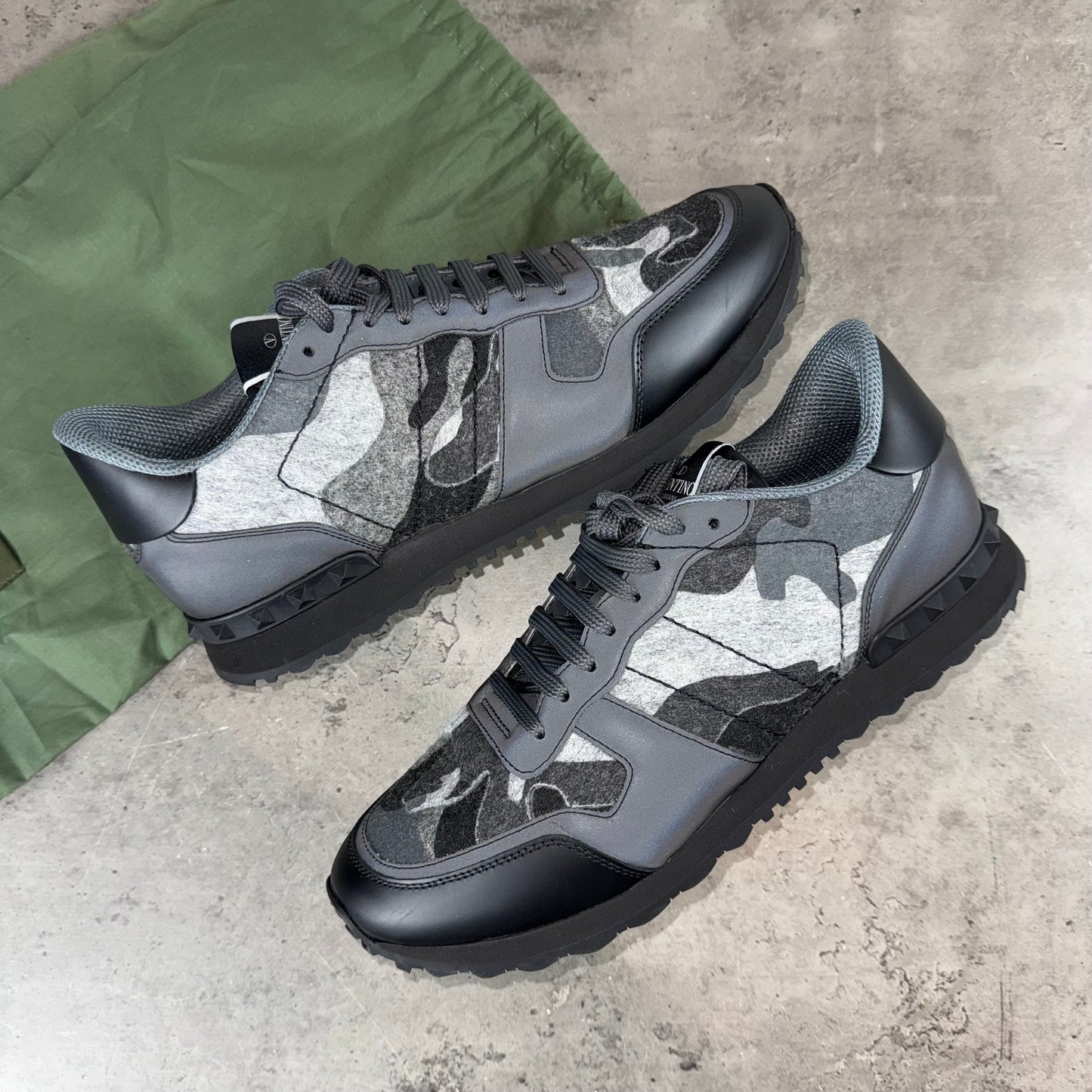 Grey Reflective RockRunner