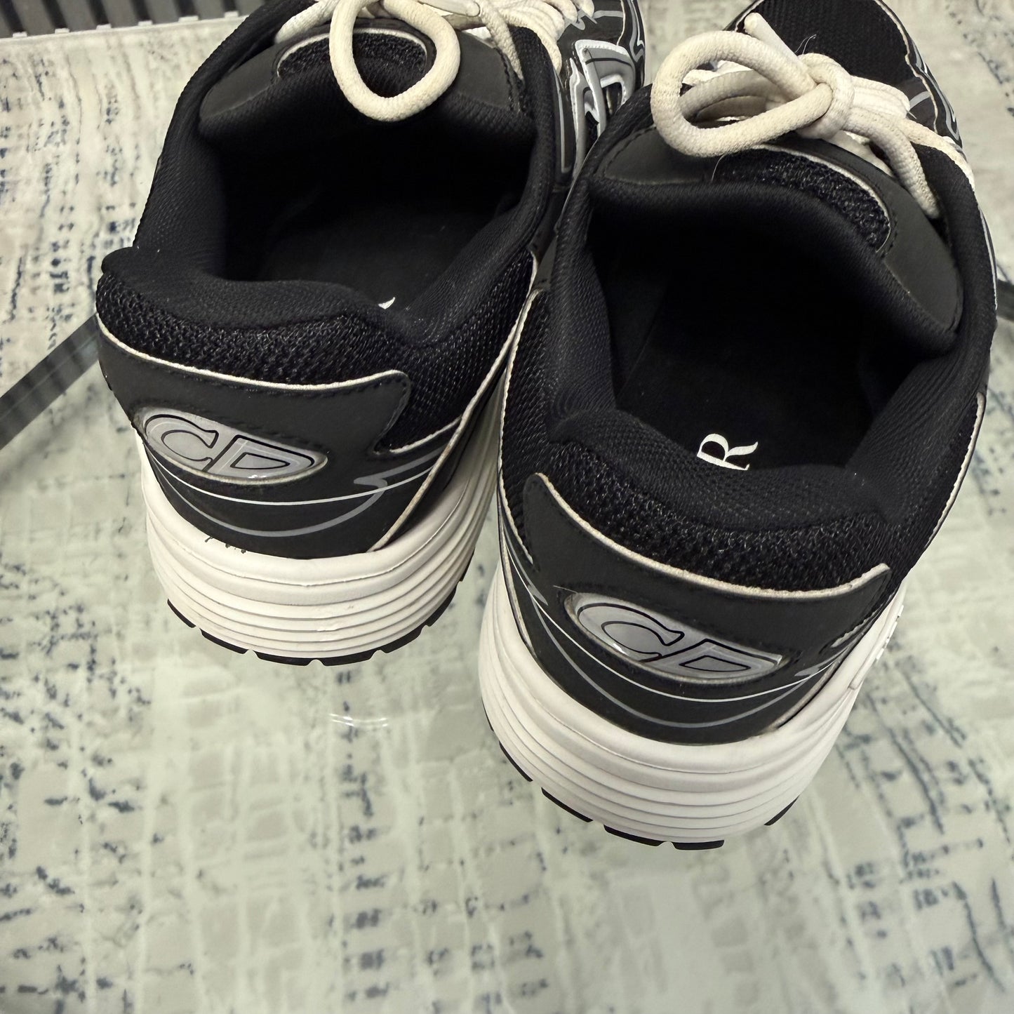 Black/White B30