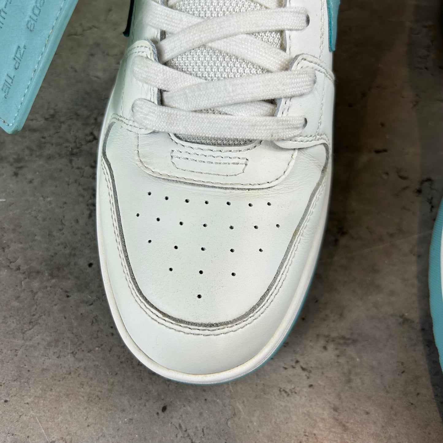 OW White/Blue Sneaker