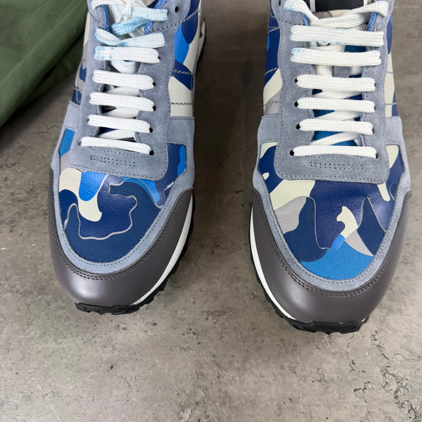 Blue/White RockRunner