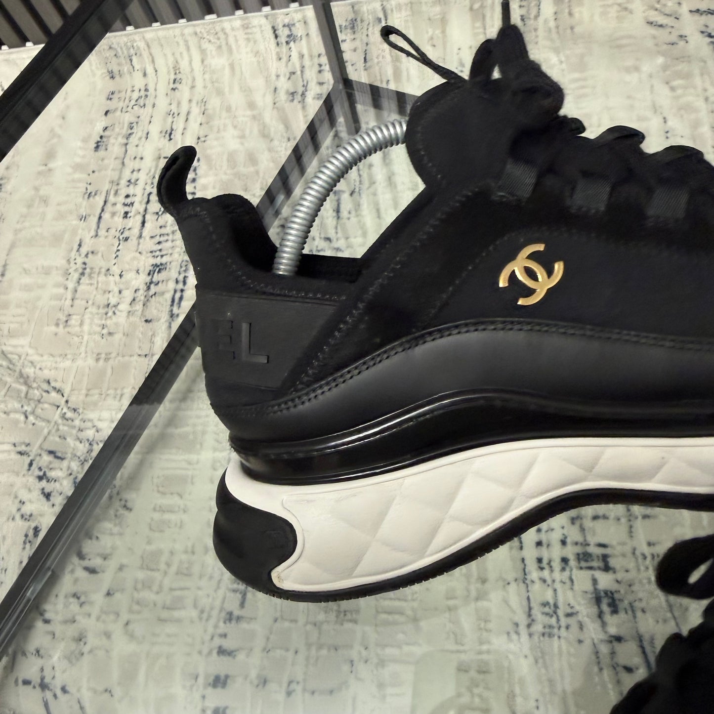 CC Black Runner