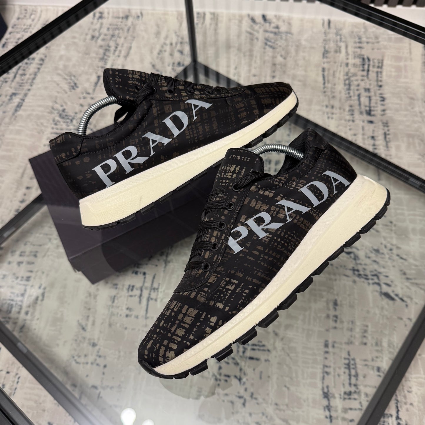 Graphic Runaway Sneaker