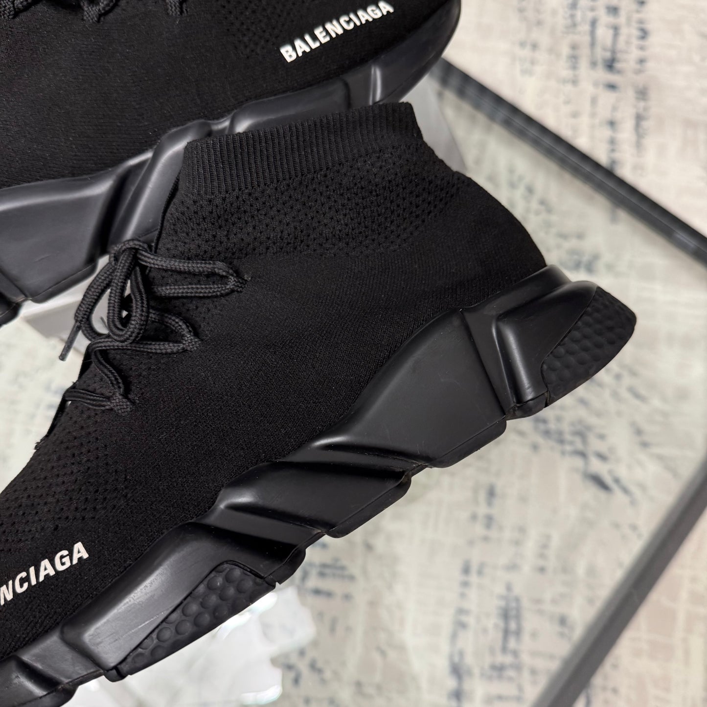 Black Speed Lace Runner