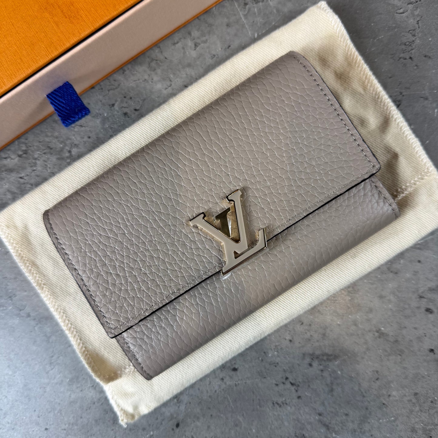 Capuncies Compact Purse