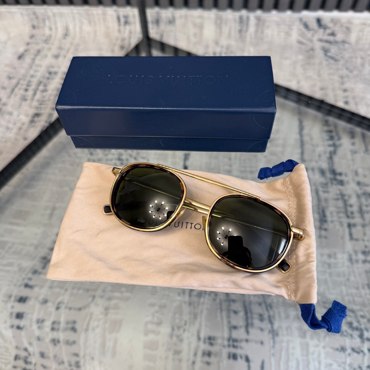 Women Gold/Tortoise Sunglasses