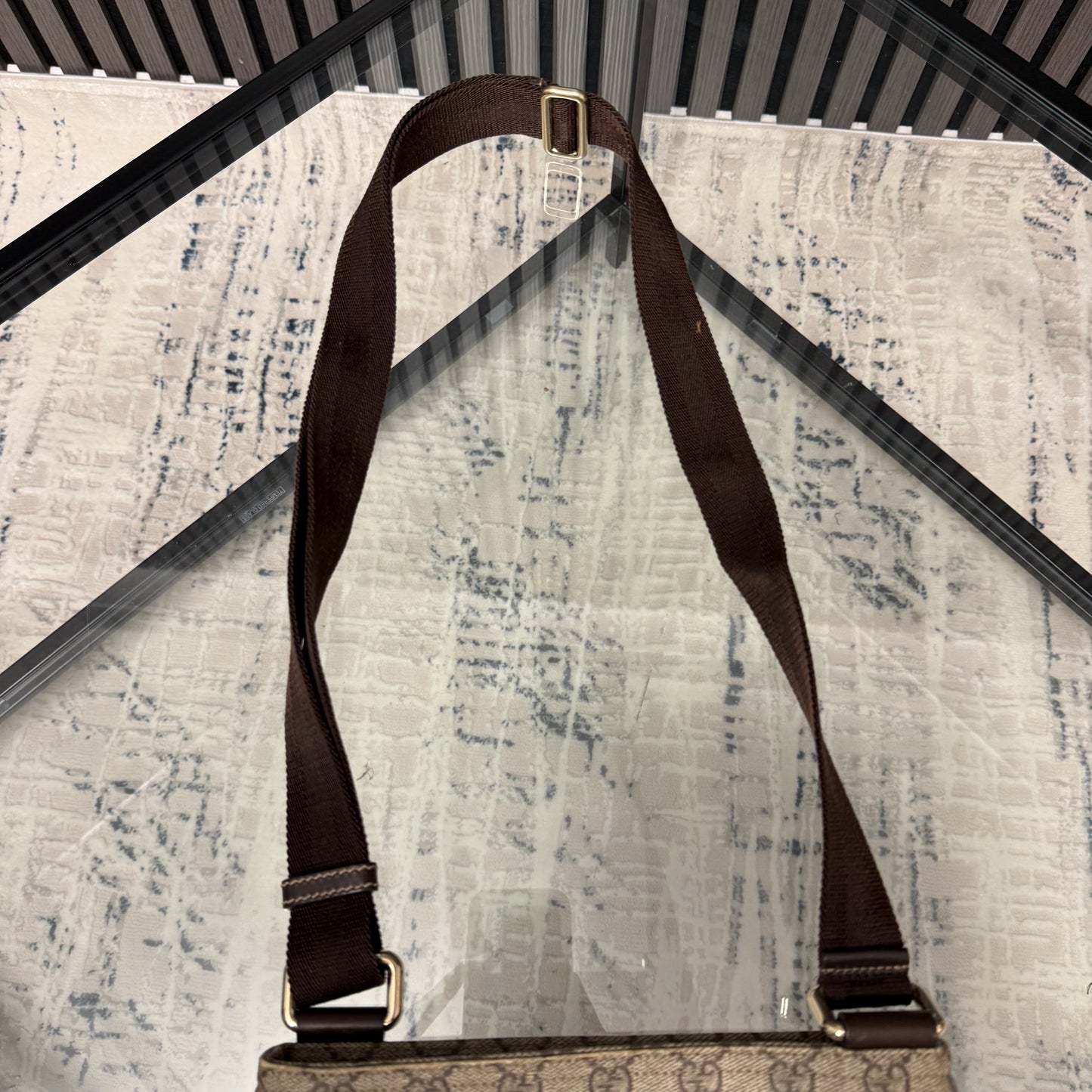GG Brown Messenger