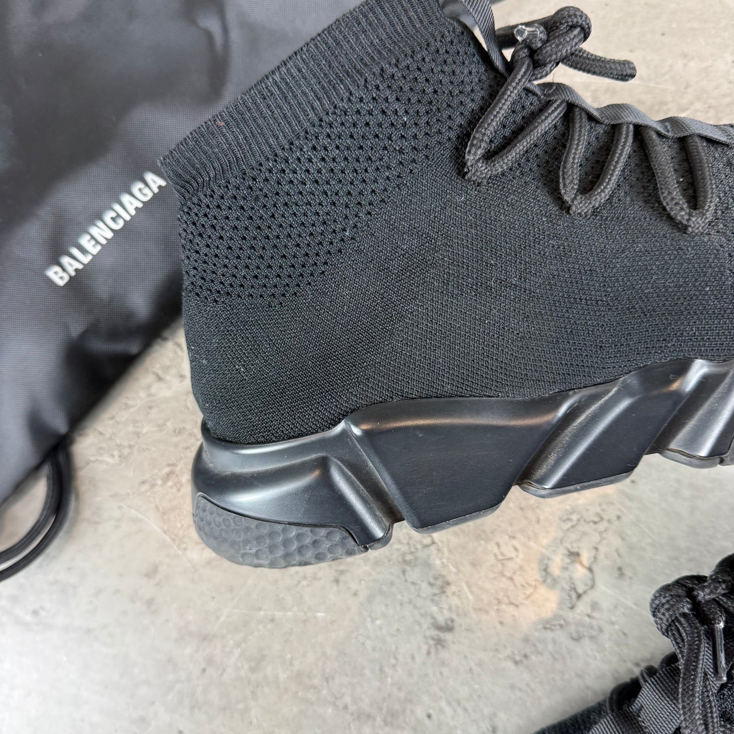 Black Speed Lace Runner