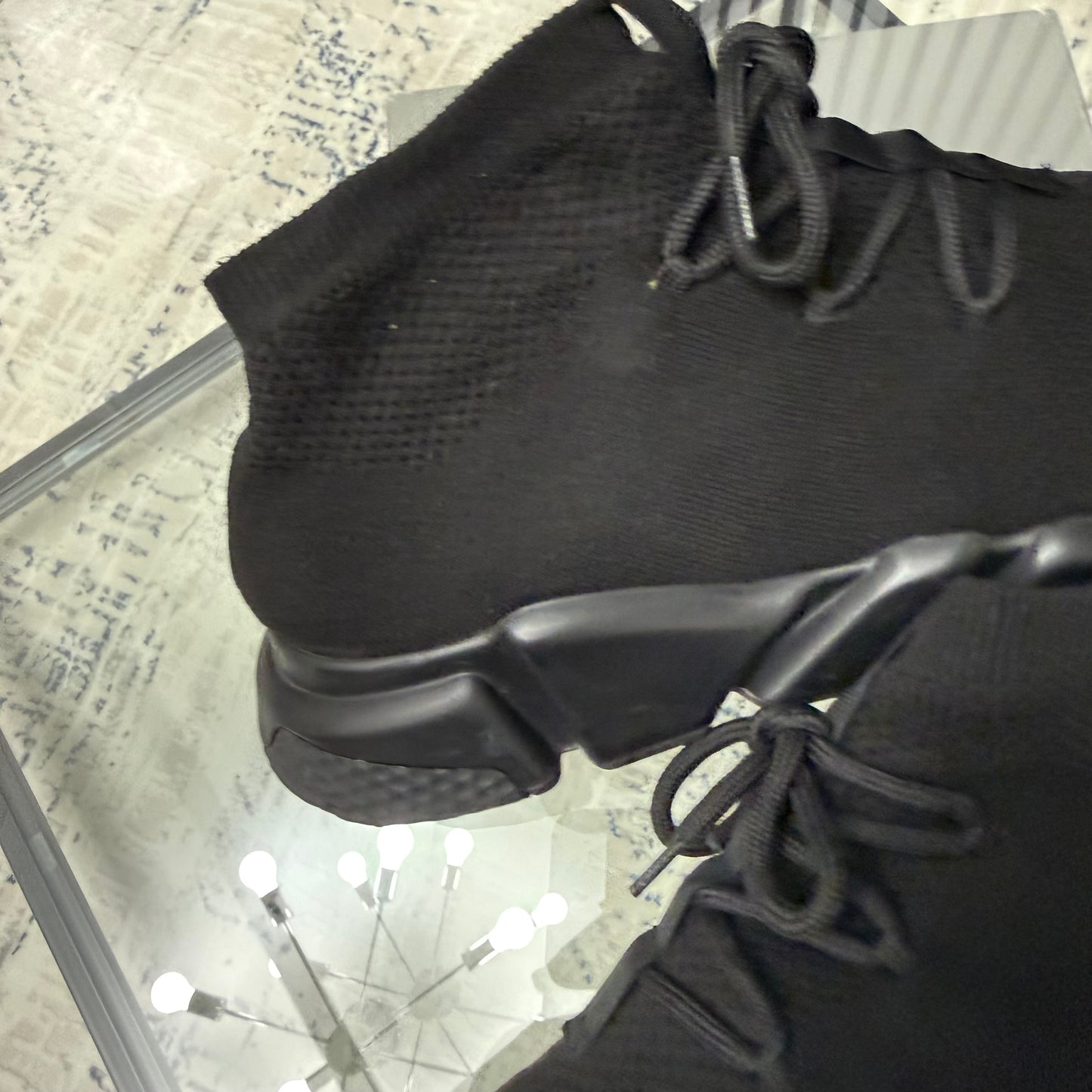 Black Speed Lace Runner