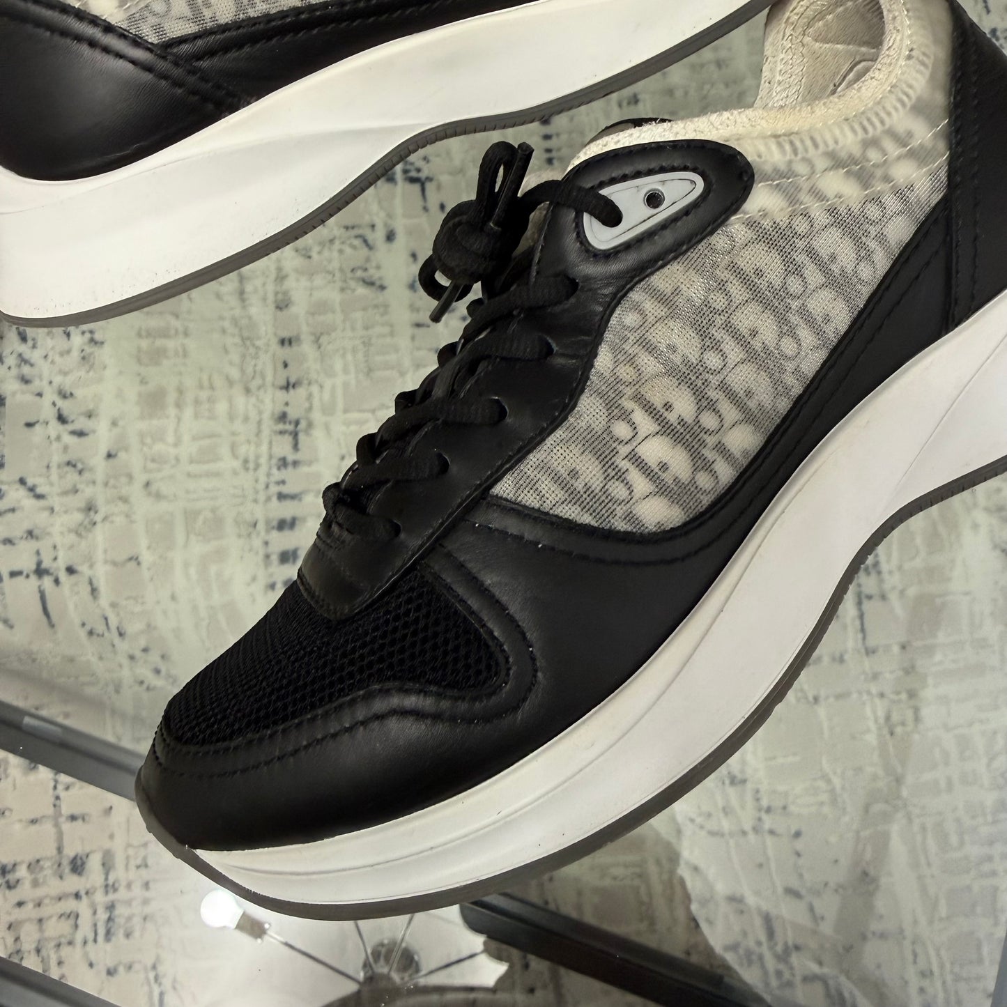 Black/Grey B25