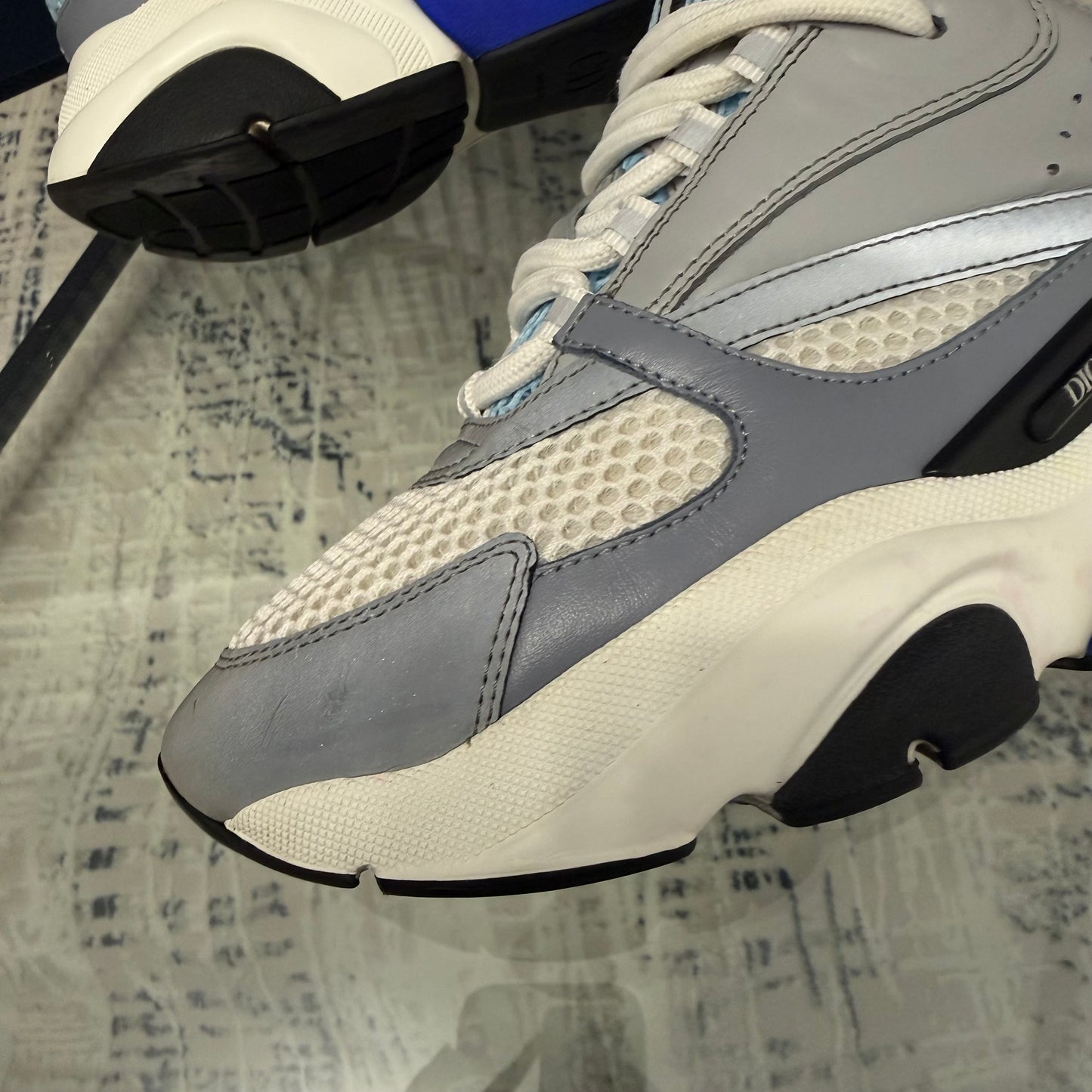 Baby Blue B22 Eu 39