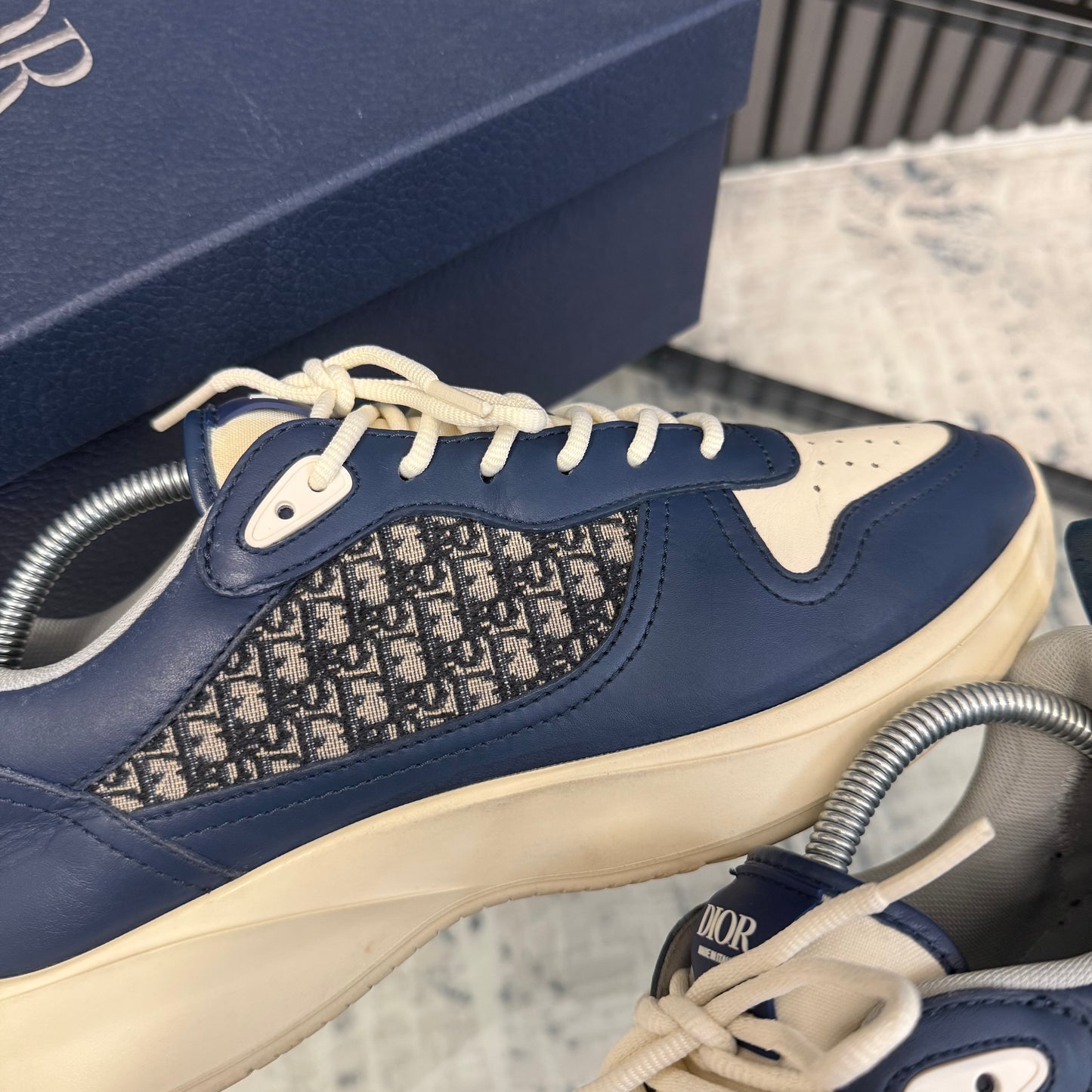 Navy/White B25