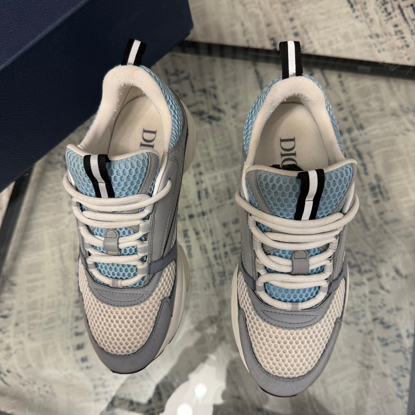 Baby Blue B22 Eu 39
